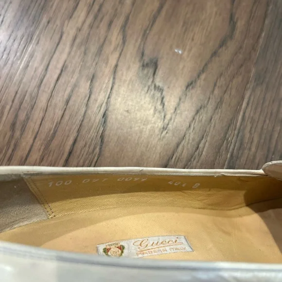 Gucci vintage Cream Loafers with iconic Detail. Made in Italy - Picture 7 of 8